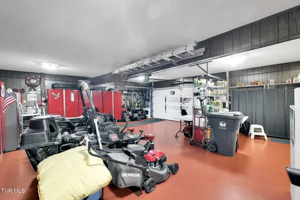 $998,900 | 160 Fairway Drive, Abingdon, VA 24211