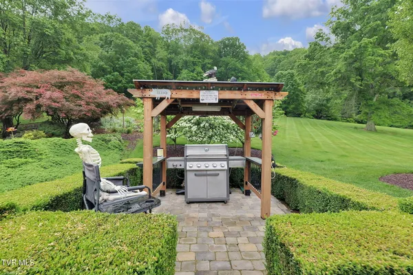 $998,900 | 160 Fairway Drive, Abingdon, VA 24211