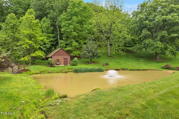 $998,900 | 160 Fairway Drive, Abingdon, VA 24211