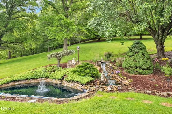 $998,900 | 160 Fairway Drive, Abingdon, VA 24211