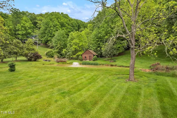 $998,900 | 160 Fairway Drive, Abingdon, VA 24211