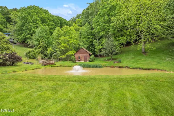 $998,900 | 160 Fairway Drive, Abingdon, VA 24211