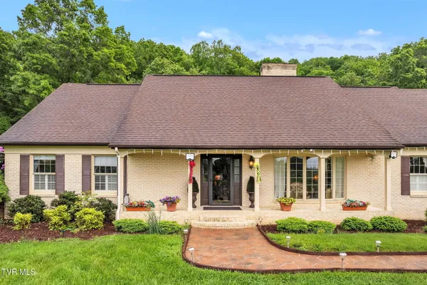 $998,900 | 160 Fairway Drive, Abingdon, VA 24211