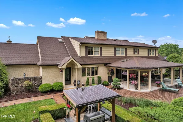 $998,900 | 160 Fairway Drive, Abingdon, VA 24211