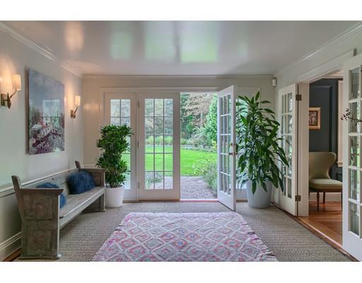 37 Garland Road Concord, MA 01742 - Photo 8 of 33 a living room with furniture and a potted plant