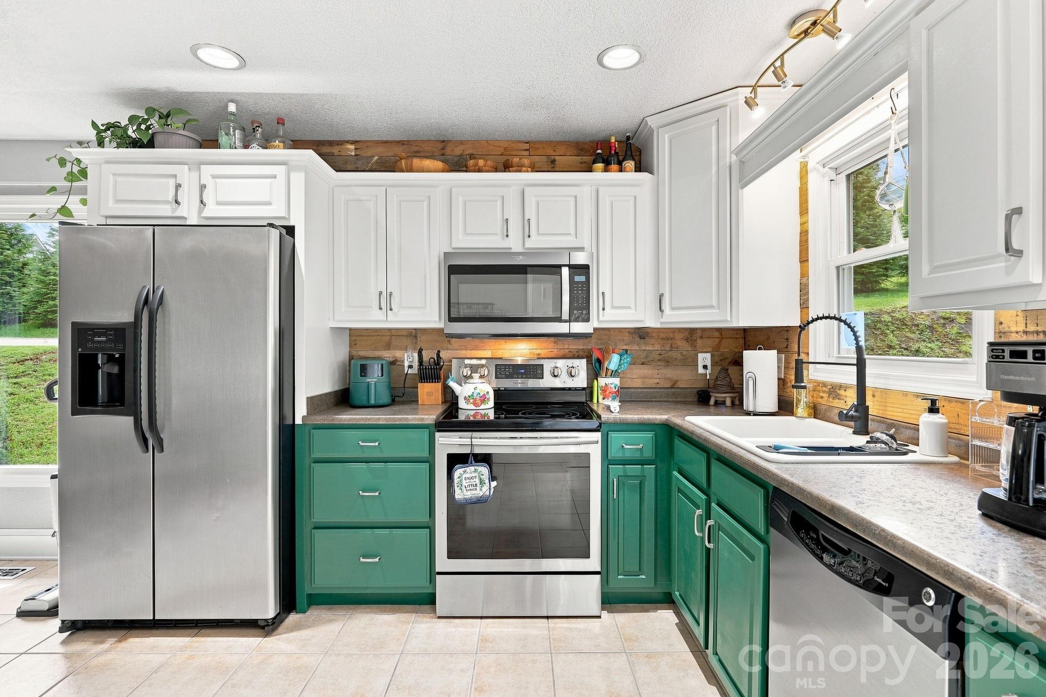 260 Justice Ridge Road Candler, NC 28715 - Photo 6 of 24 Gallery Image 6