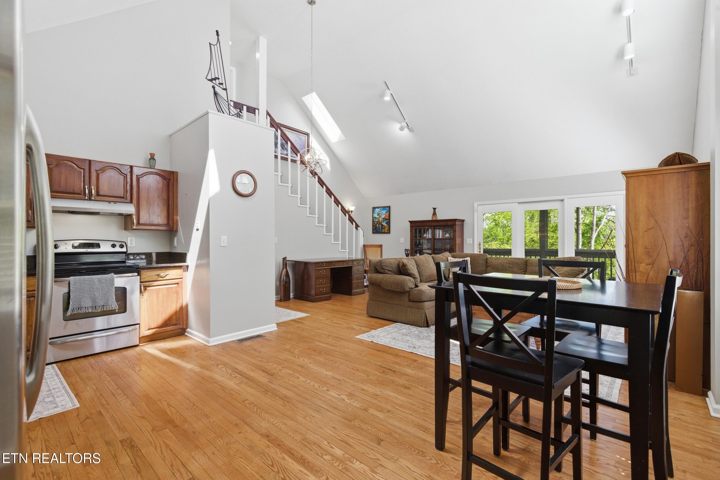 183 Ridgeview Circle Sharps Chapel, TN 37866 - Photo 14 of 47 33_183_ridgeview_cir_0034