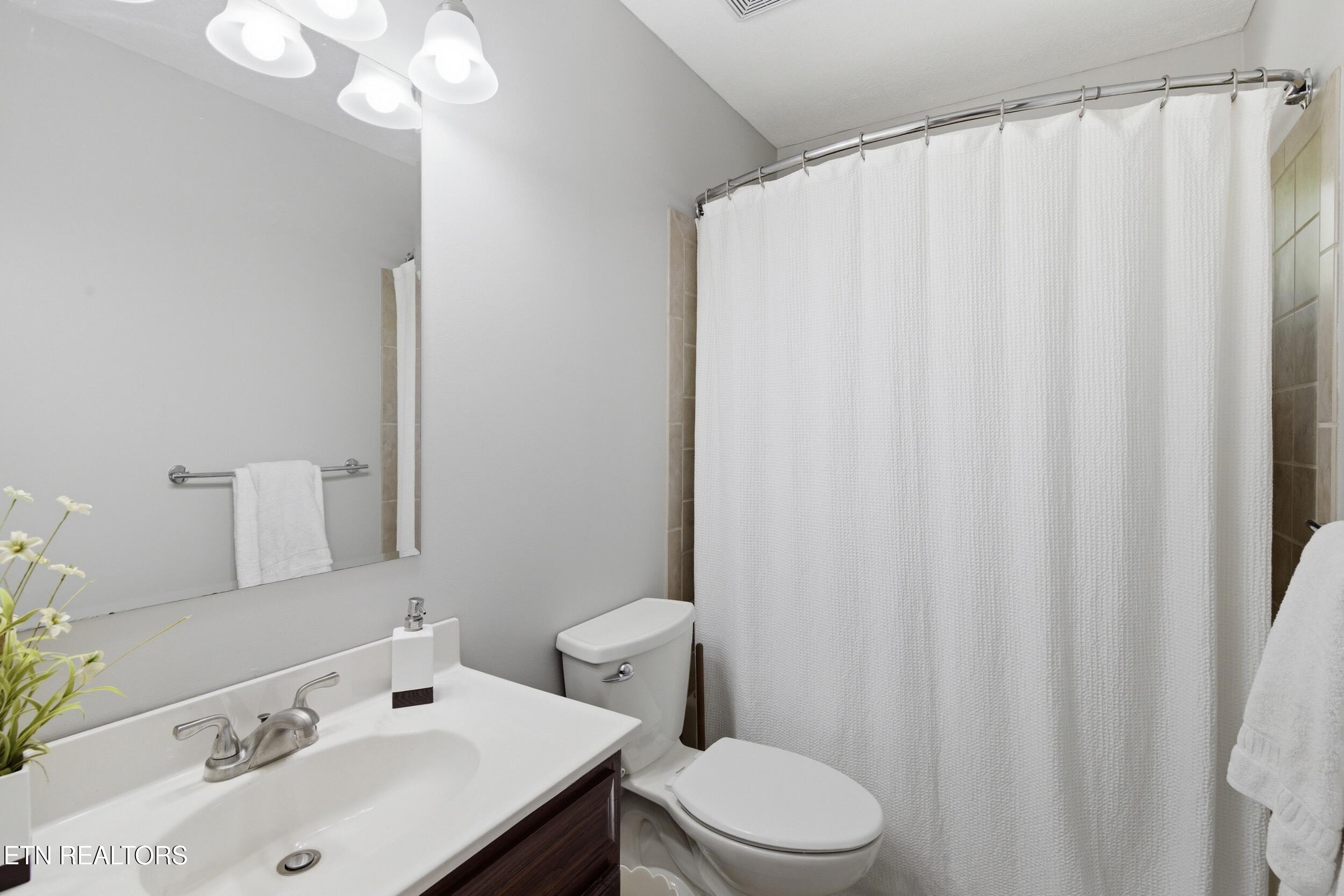 183 Ridgeview Circle Sharps Chapel, TN 37866 - Photo 19 of 47 40_183_ridgeview_cir_0055