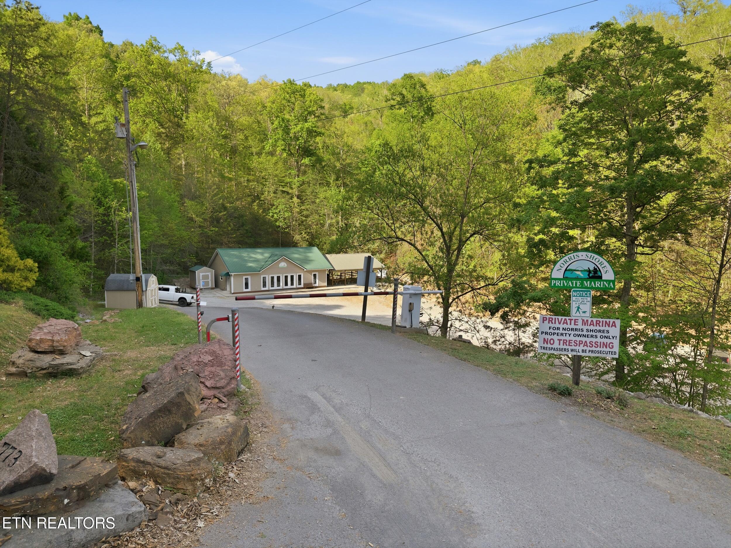 183 Ridgeview Circle Sharps Chapel, TN 37866 - Photo 42 of 47 22_183_ridgeview_cir_0018