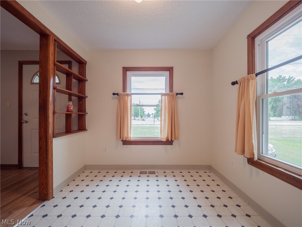 4117 Jaeger Road Lorain, OH 44053 - Photo 9 of 28 Gallery Image 9