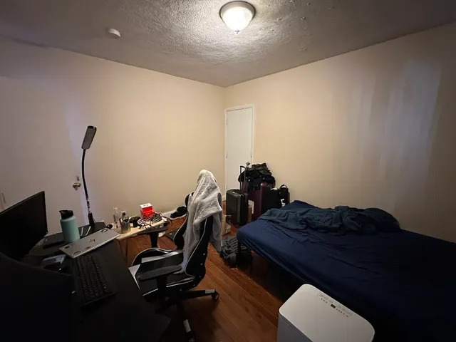 a view of a workspace with furniture