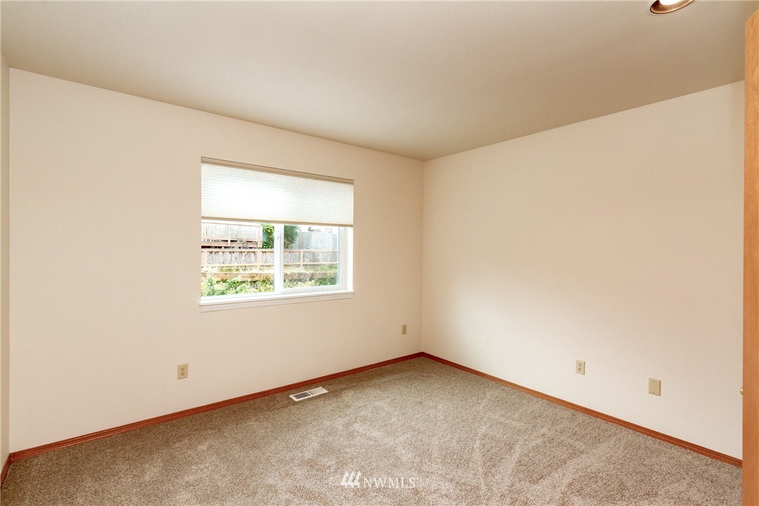 1916 Norma Road Northeast Tacoma, WA 98422 - Photo 18 of 23