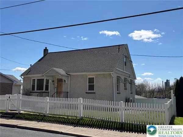 $295,000 | 424 West Main Street, Bath, PA 18014