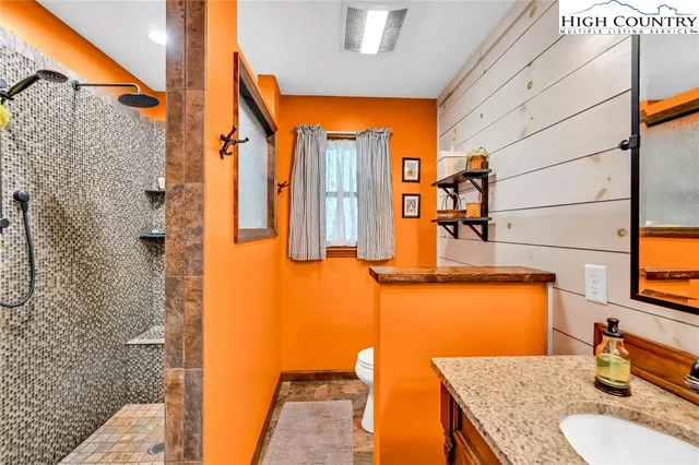 $795,000 | 2351 U.S. Highway 221 North, Jefferson, NC 28640