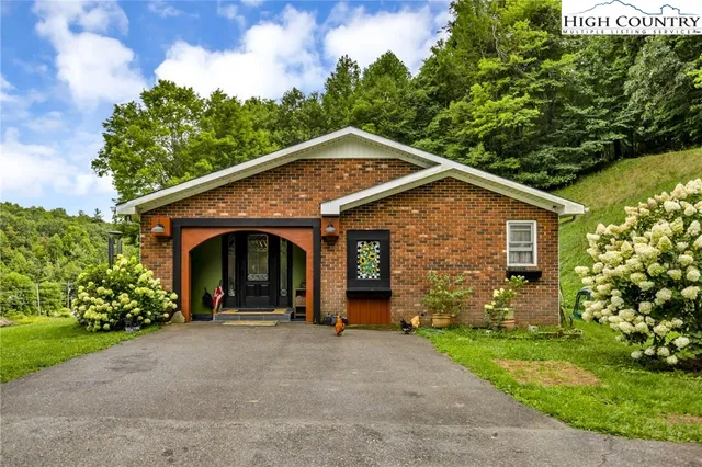 $795,000 | 2351 U.S. Highway 221 North, Jefferson, NC 28640