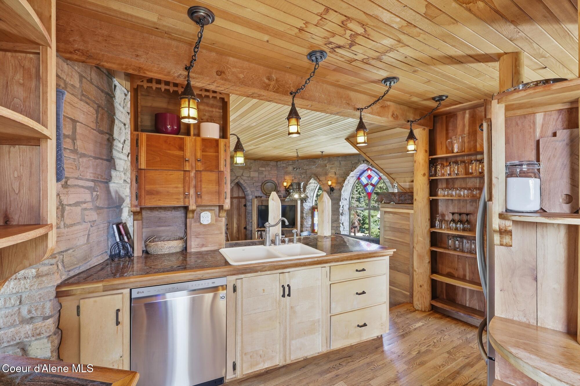 1018 Mogul Hill Road Sandpoint, ID 83864 - Photo 44 of 100 52