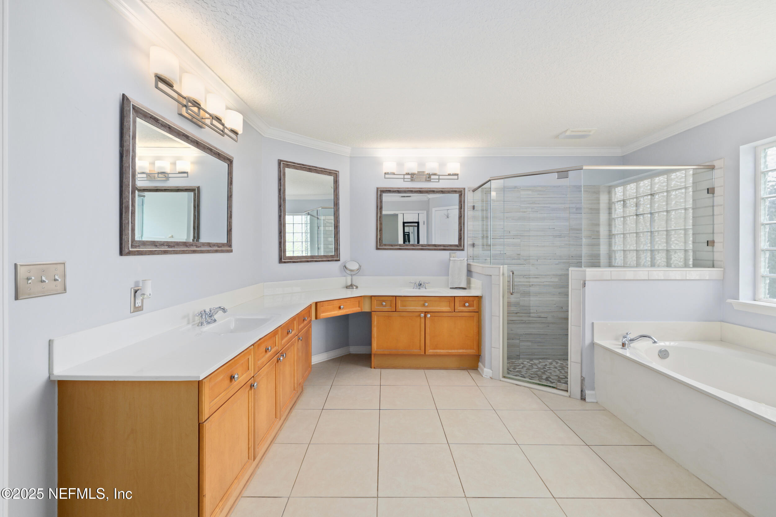 1256 Splendid Ravine Street St. Augustine, FL 32092 - Photo 10 of 36 Large Primary Bathroom