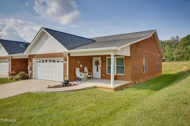 $309,900 | 214 Planters Row, Unit 214, Greeneville, TN 37745