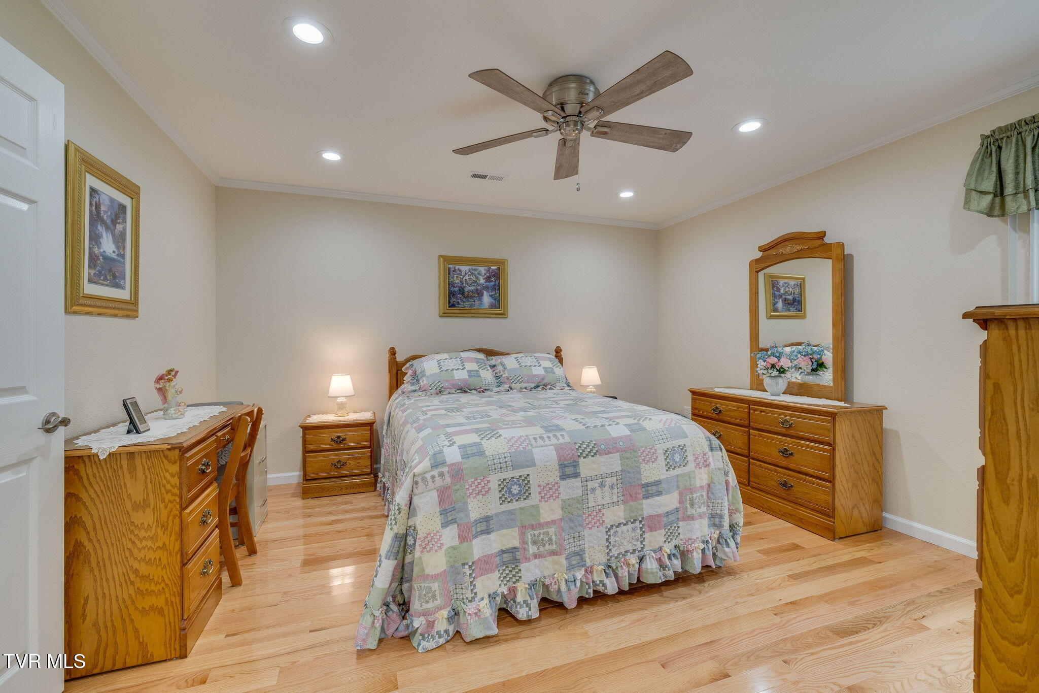 214 Planters Row, Unit 214 Greeneville, TN 37745 - Photo 13 of 33 012