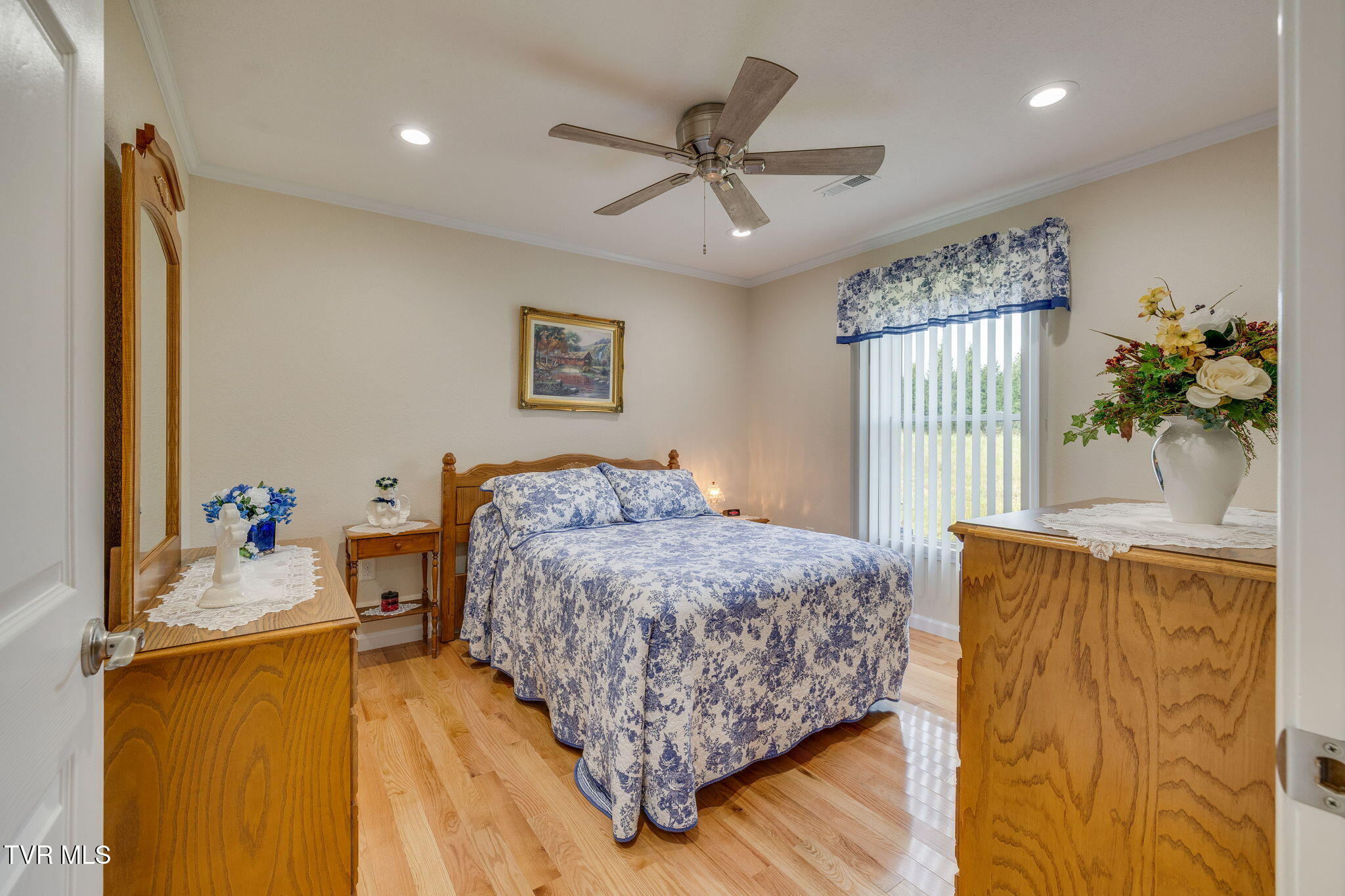 214 Planters Row, Unit 214 Greeneville, TN 37745 - Photo 17 of 33 017