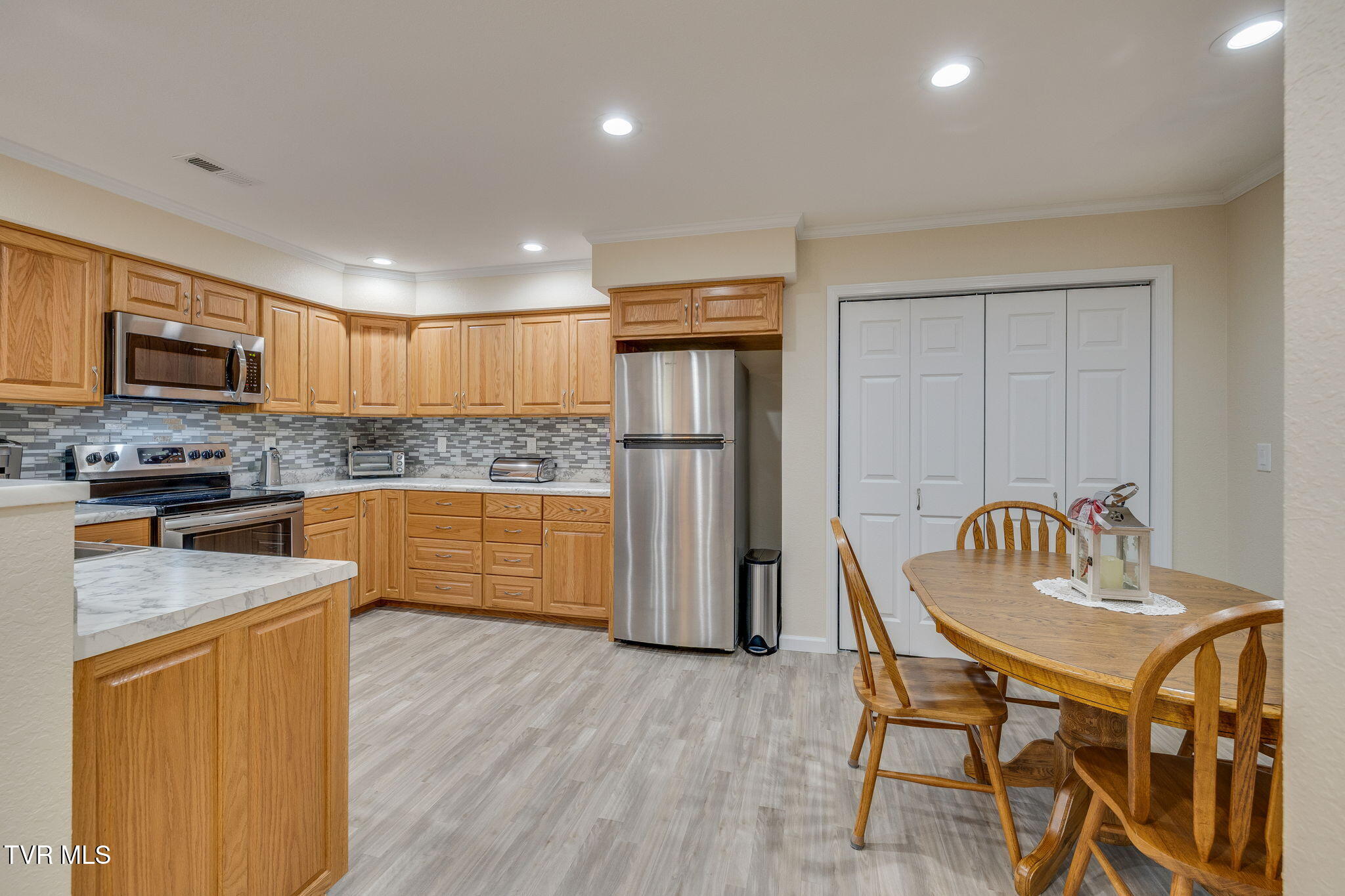 214 Planters Row, Unit 214 Greeneville, TN 37745 - Photo 9 of 33 008