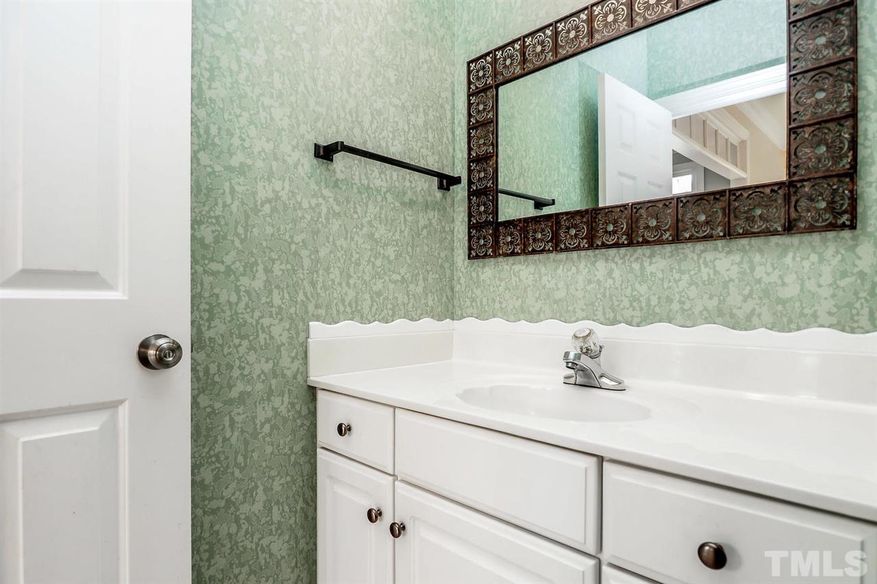 1432 Hatherleigh Court Raleigh, NC 27612 - Photo 4 of 23