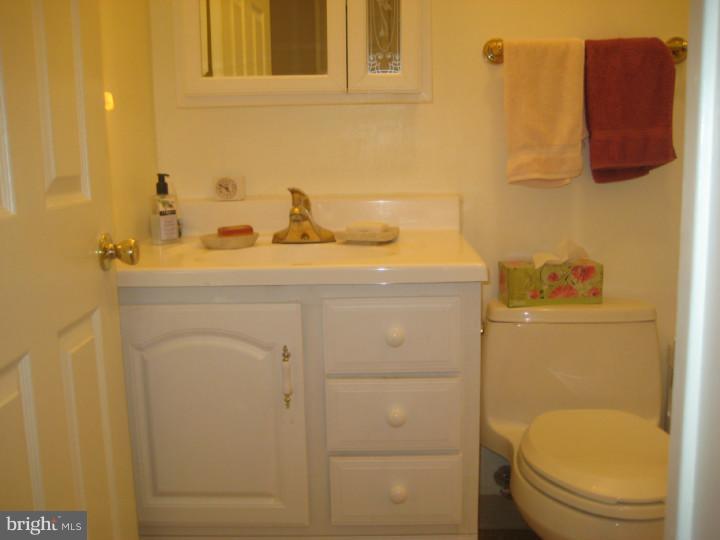 1026 West Ritner Street Philadelphia, PA 19148 - Photo 17 of 25 Bathroom