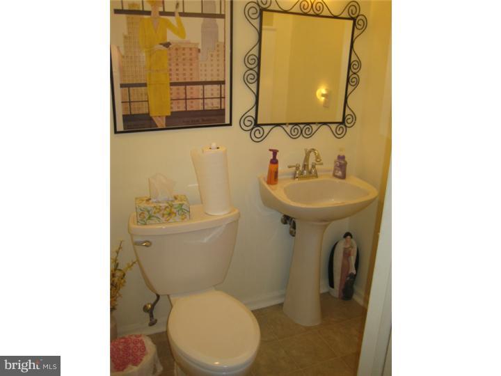 1026 West Ritner Street Philadelphia, PA 19148 - Photo 6 of 25 Half Bath
