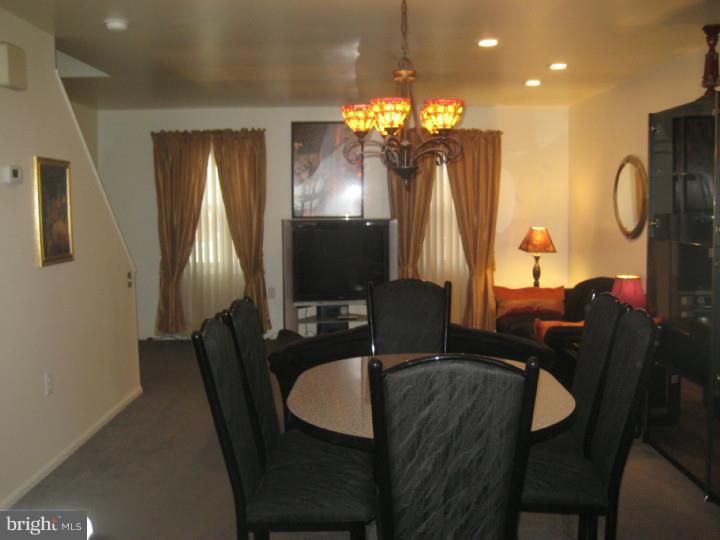 1026 West Ritner Street Philadelphia, PA 19148 - Photo 9 of 25 Living Room