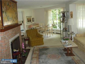115 Crosshill Road Wynnewood, PA 19096 - Photo 2 of 5 Living Room