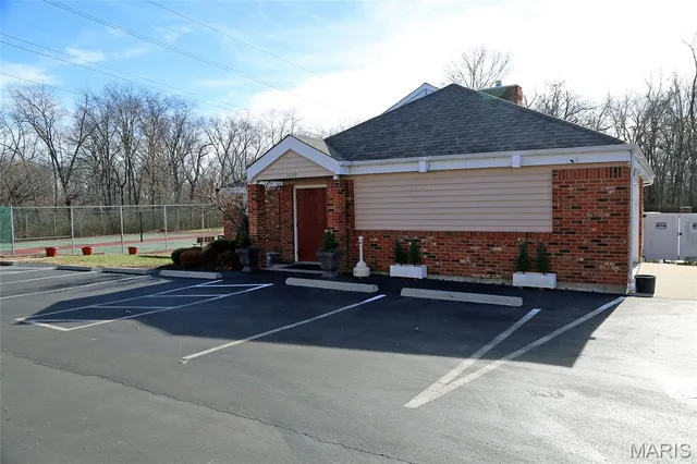 $255,000 | 1324 Holgate Drive, Unit E2, Ballwin, MO 63021