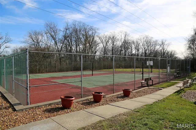 $255,000 | 1324 Holgate Drive, Unit E2, Ballwin, MO 63021