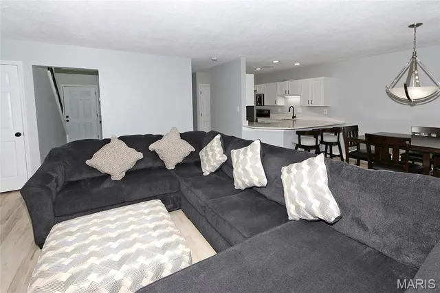 $255,000 | 1324 Holgate Drive, Unit E2, Ballwin, MO 63021