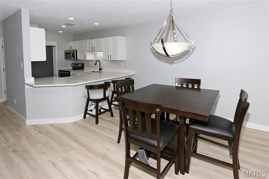 1324 Holgate Drive, Unit E2 Ballwin, MO 63021 - Photo 8 of 25