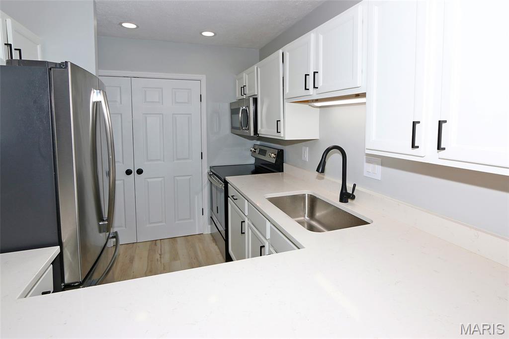 1324 Holgate Drive, Unit E2 Ballwin, MO 63021 - Photo 10 of 25