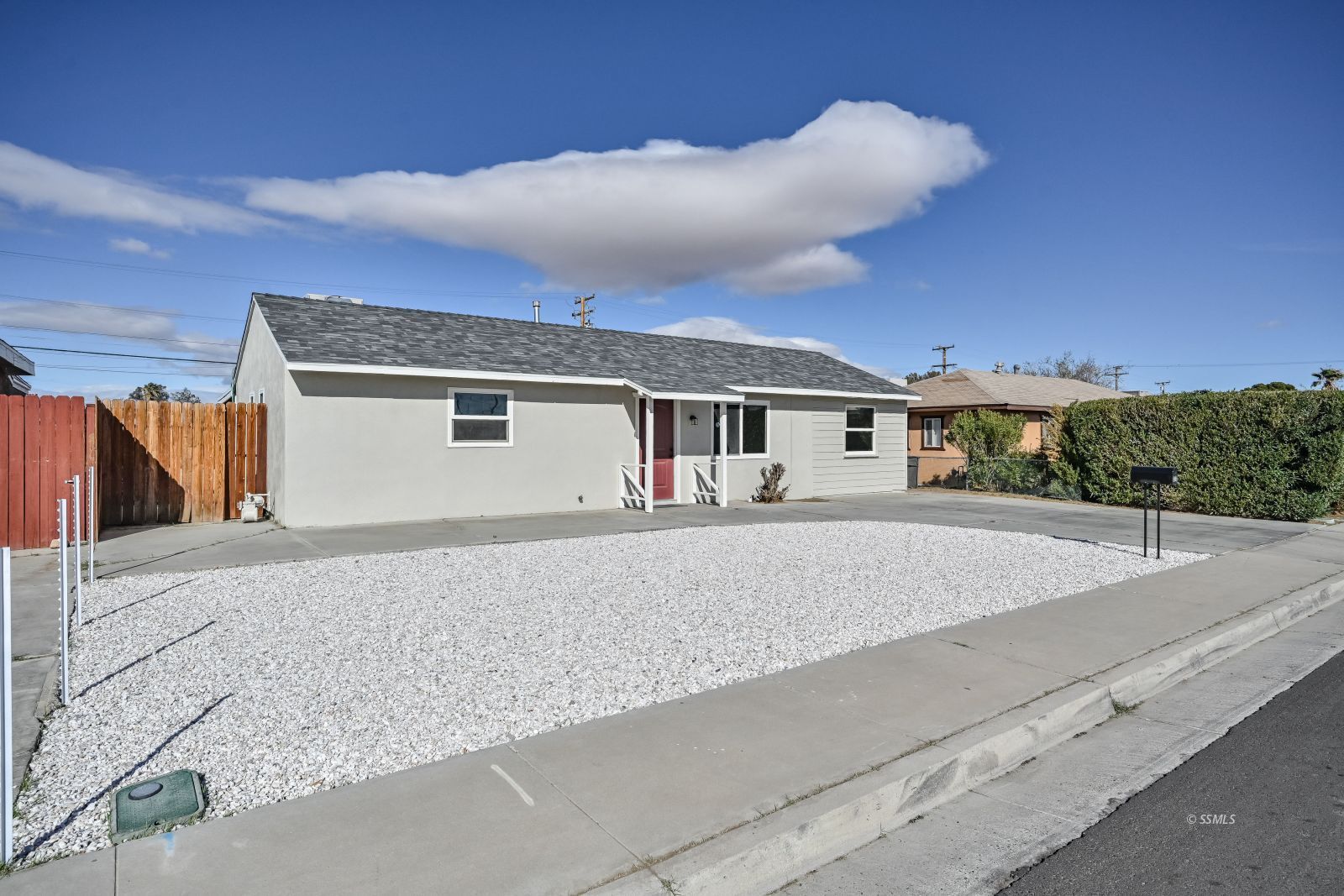 233 North Alvord Street Ridgecrest, CA 93555 - Photo 2 of 32 front view of house with a street view