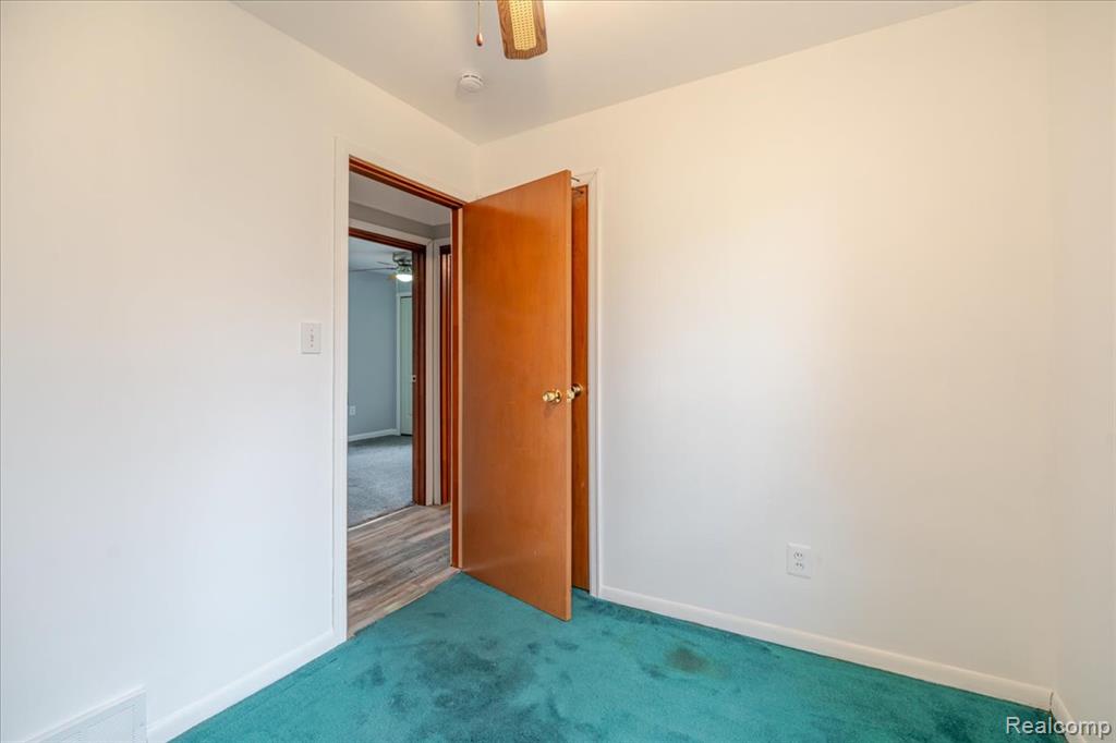 30362 West Road New Boston, MI 48164 - Photo 17 of 34 Gallery Image 17