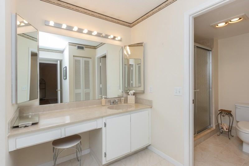 21699 Cypress Road, Unit 17E Boca Raton, FL 33433 - Photo 9 of 21 08_21699CypressRoad17E_13_MasterBathroom