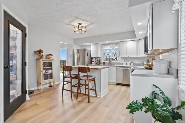 $235,000 | 6229 Cheshire Drive, Mount Vernon, IN 47620