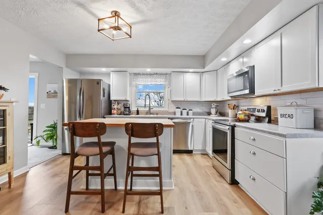 $235,000 | 6229 Cheshire Drive, Mount Vernon, IN 47620