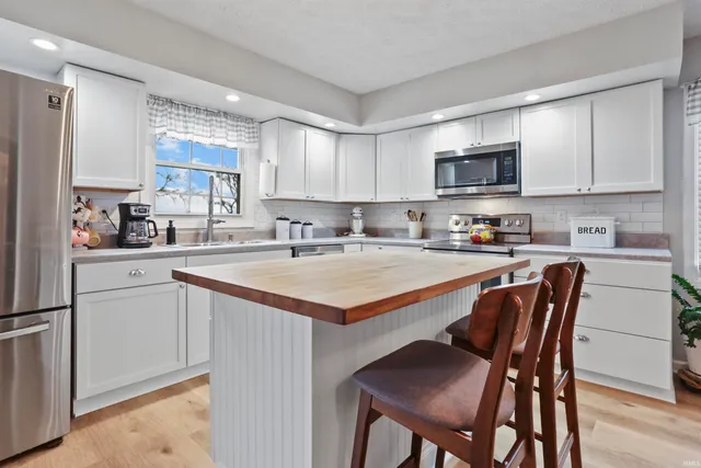 $235,000 | 6229 Cheshire Drive, Mount Vernon, IN 47620