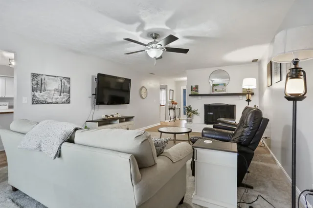 $235,000 | 6229 Cheshire Drive, Mount Vernon, IN 47620