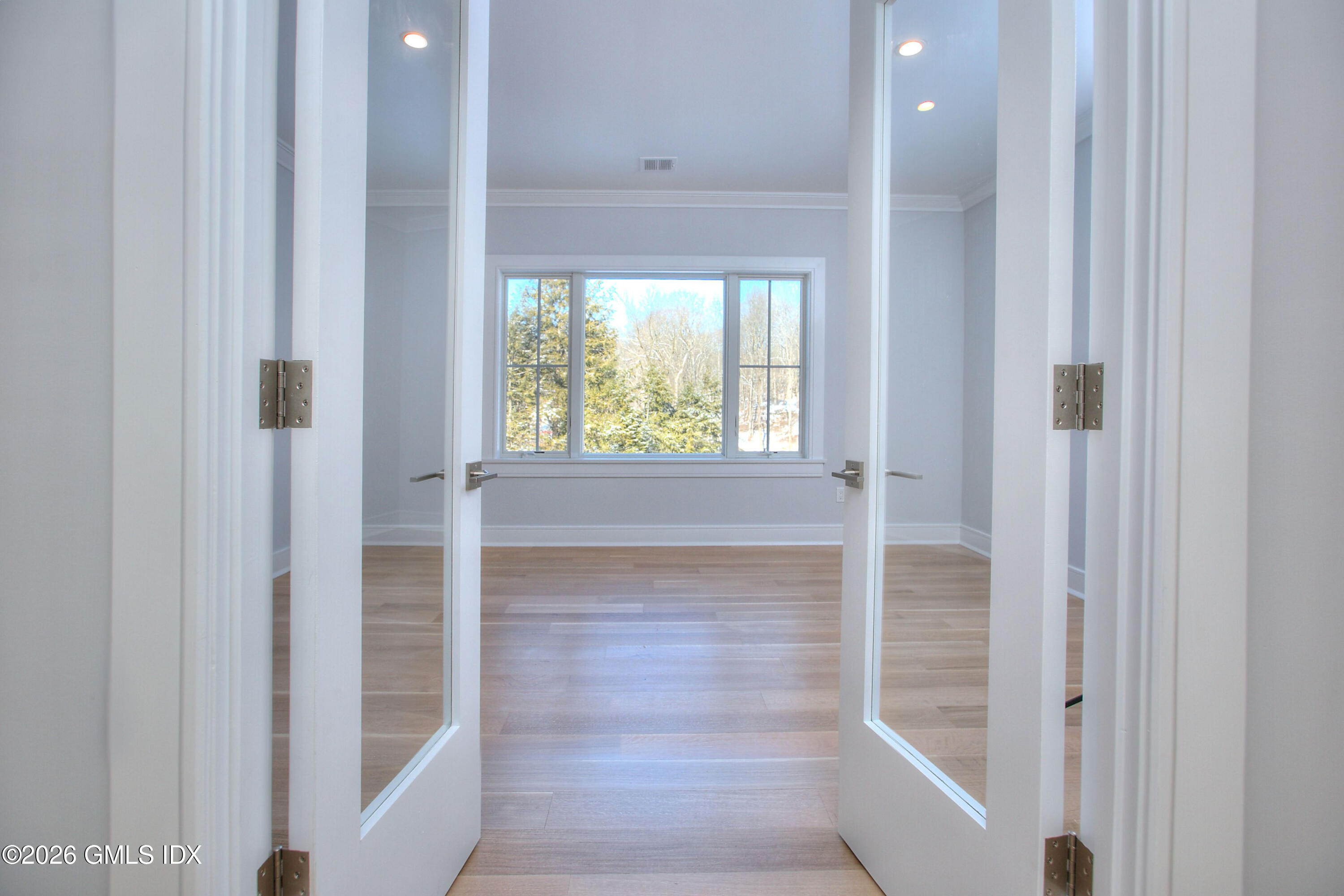 161 Pecksland Road Greenwich, CT 06831 - Photo 15 of 25 Second Floor Office/Sitting Room