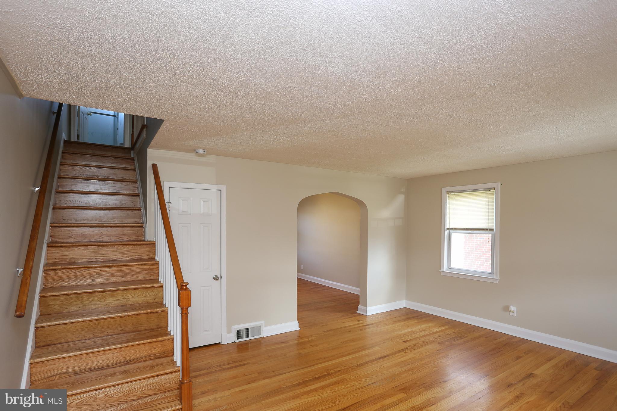 1034 Downton Road Baltimore, MD 21227 - Photo 2 of 48