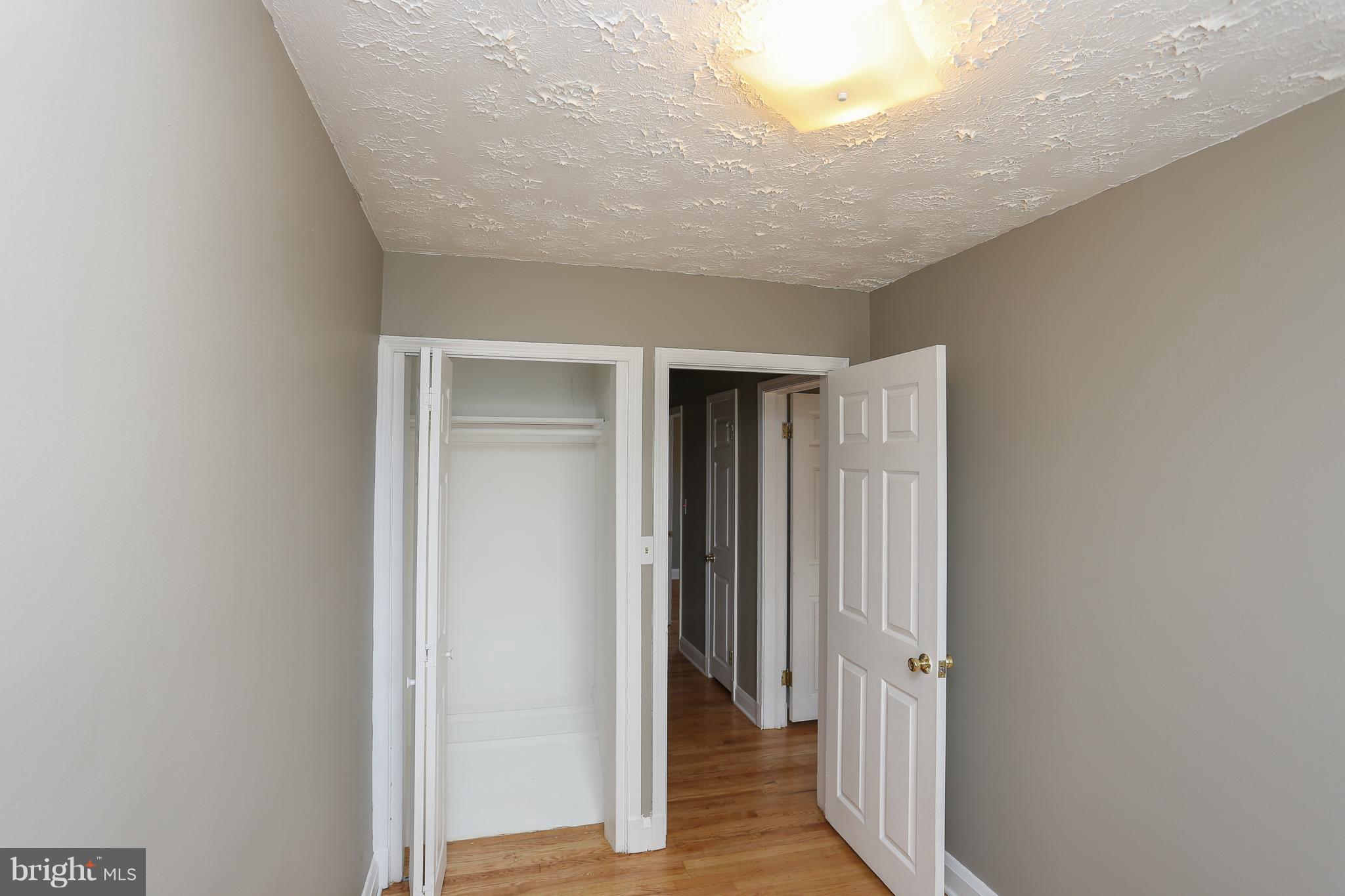 1034 Downton Road Baltimore, MD 21227 - Photo 13 of 48