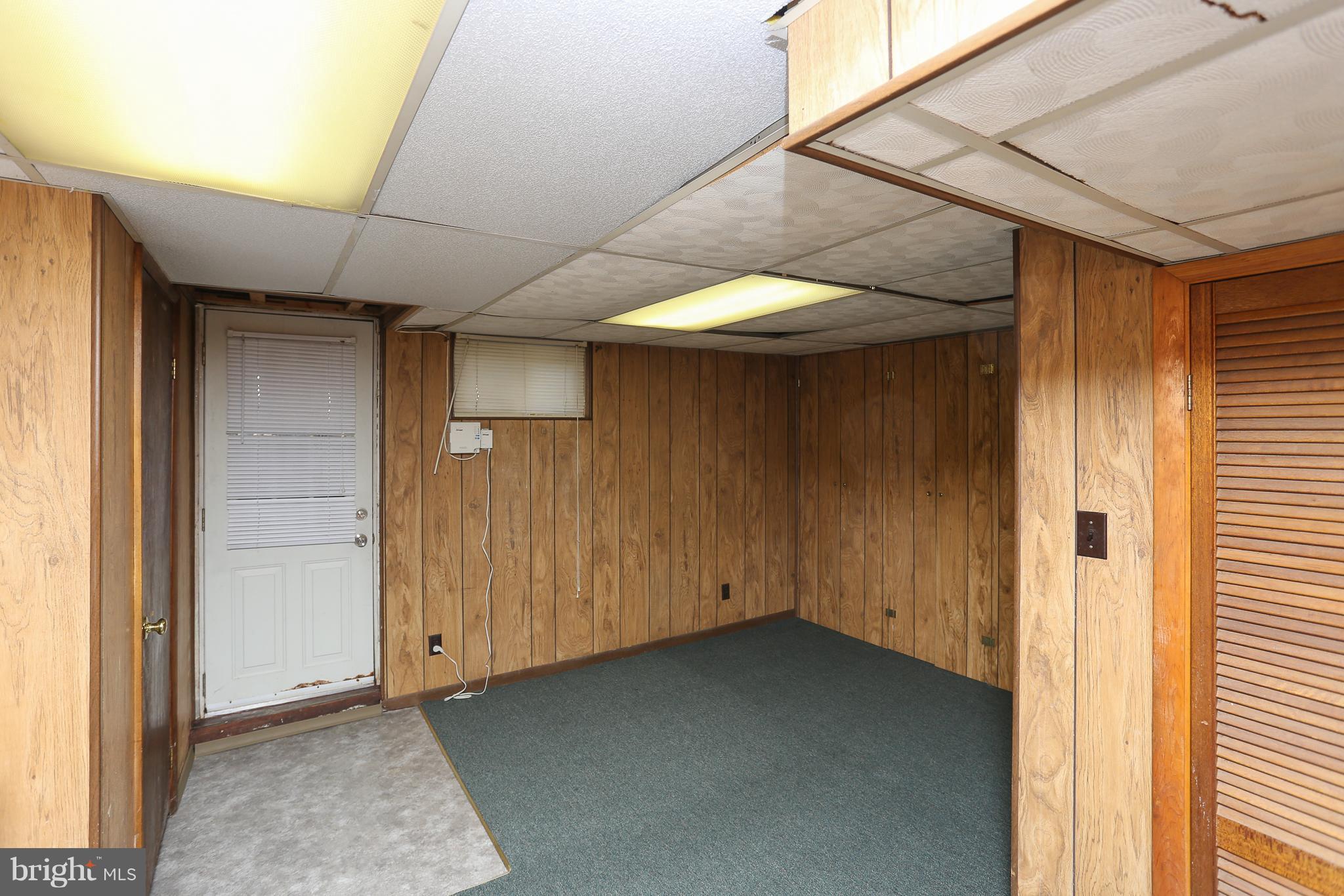 1034 Downton Road Baltimore, MD 21227 - Photo 22 of 48