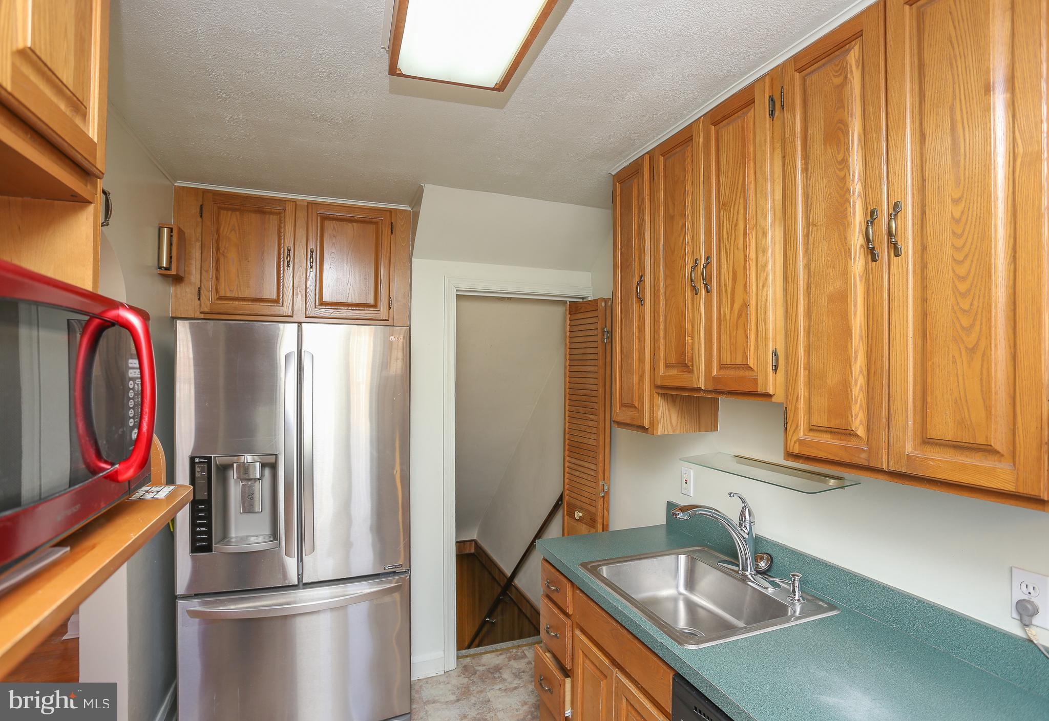 1034 Downton Road Baltimore, MD 21227 - Photo 9 of 48