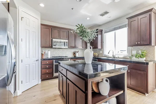 $1,359,000 | 104 Seacliff Court, Richmond, CA 94801