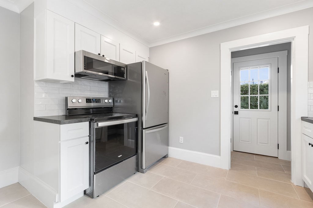 15-17 George Street Watertown, MA 02472 - Photo 5 of 38