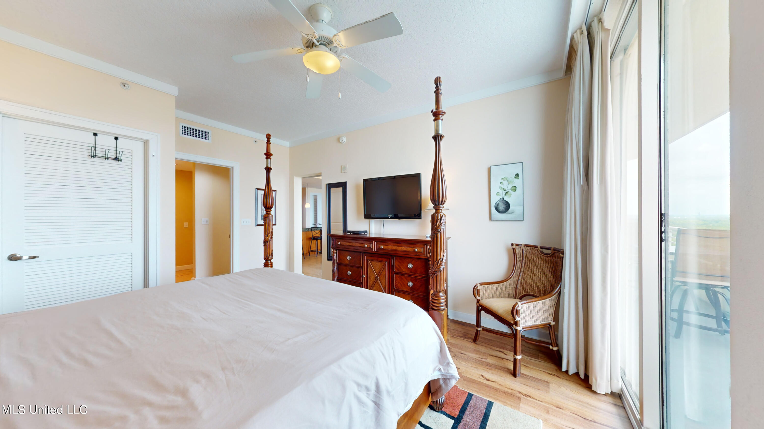 2060 Beach Boulevard, Unit 1207 Biloxi, MS 39531 - Photo 11 of 26 Primary BR2